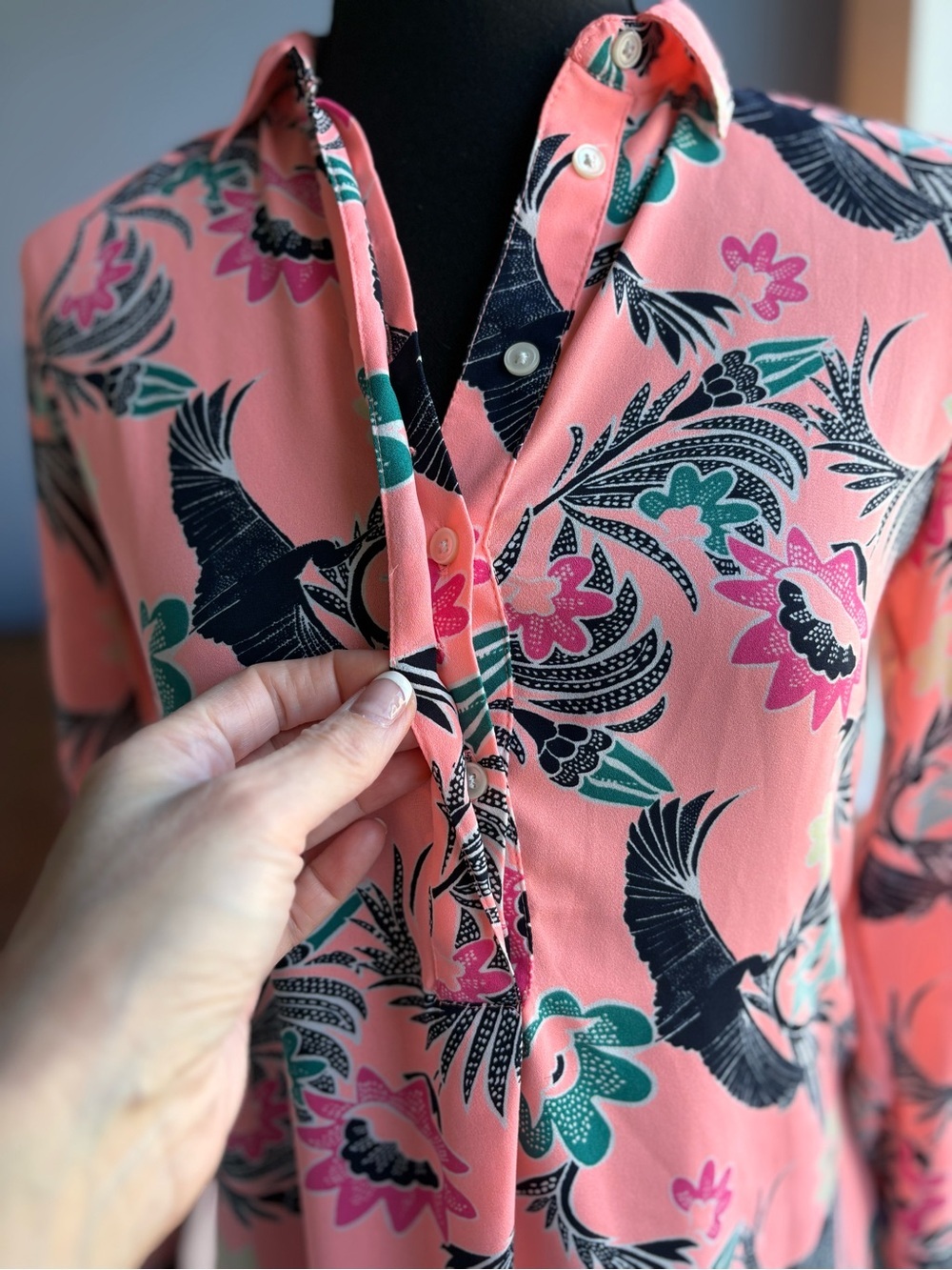 Banana Republic Coral Pink Tropical Print Popover Long Sleeve blouse - Picture 13 of 14